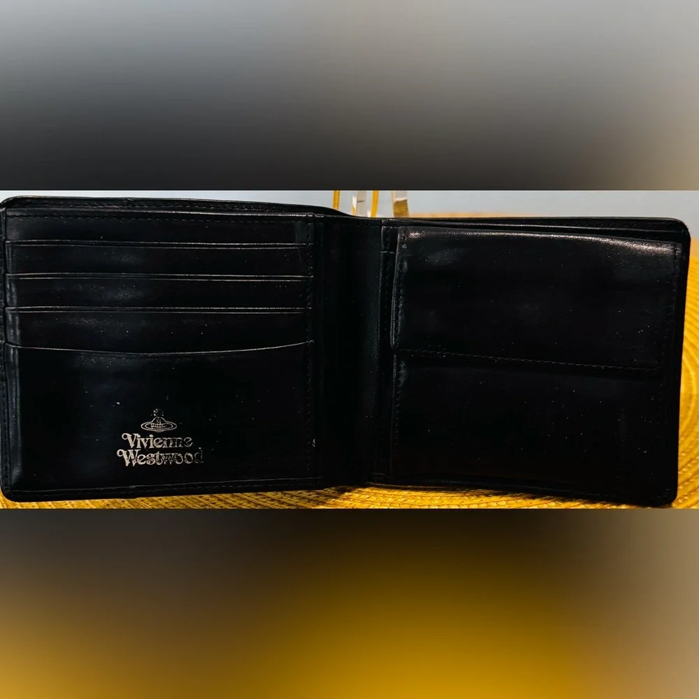 ❌❌sold❌❌Vivienne Westwood Black Orb Bifold Wallet w/ box and tags - Picture 4 of 9